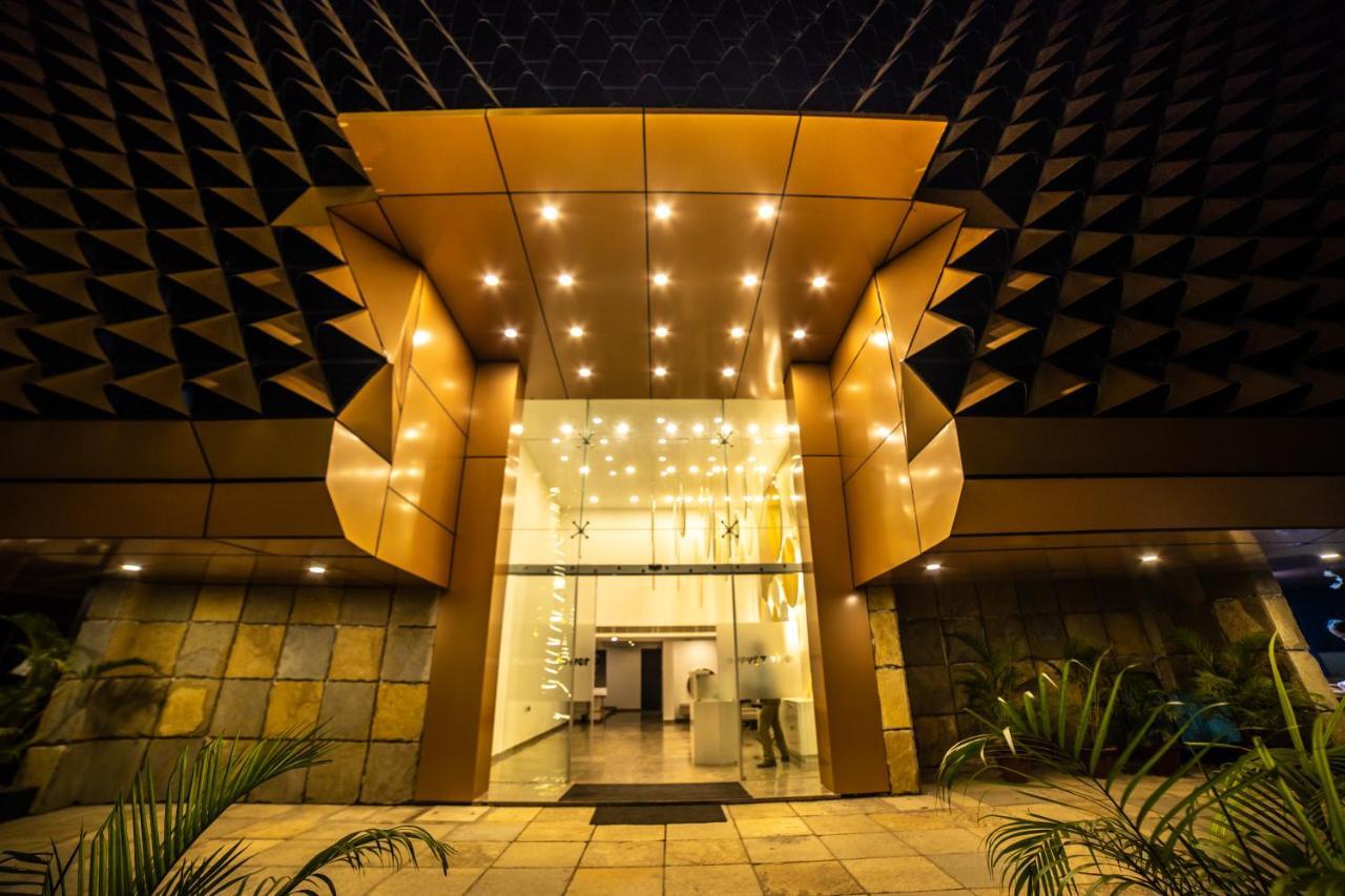 Poppys Tower Hotel Коимбаторе Екстериор снимка